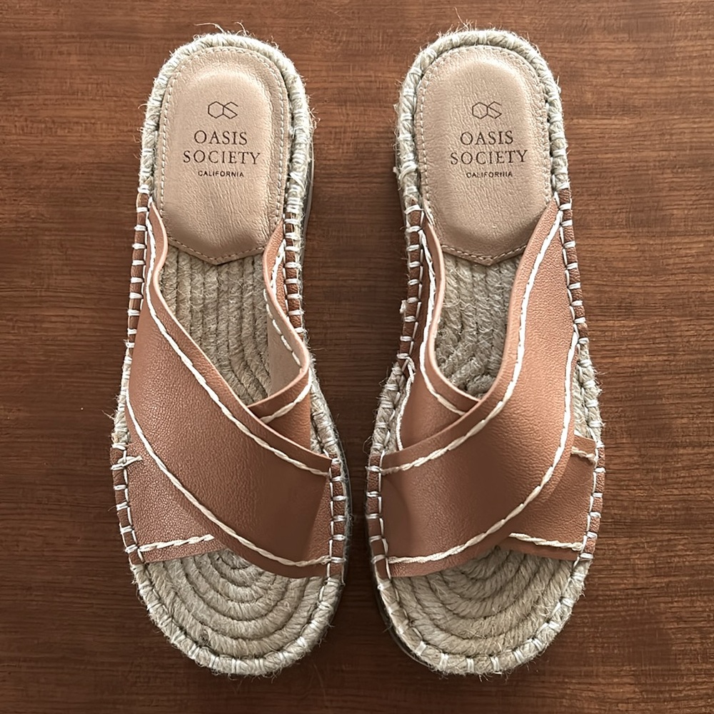 NWOT Oasis Society Strappy Platform Sandal 7.5
